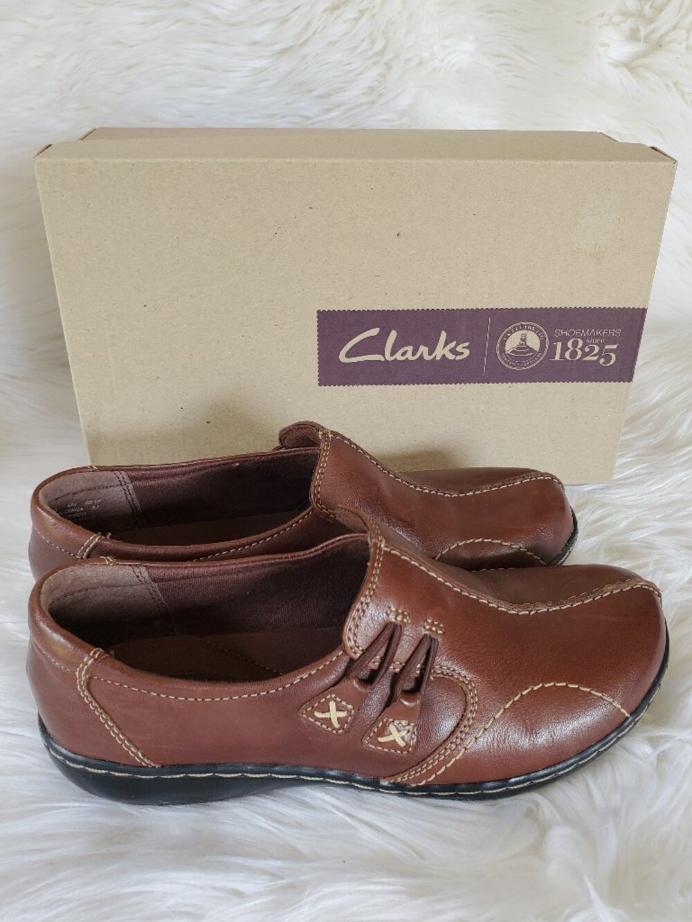 Clarks Bendables Women's Brown Leather Comfort Loafers Slip On Shoes SZ 6